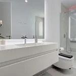 Ground Floor, Sea View At Hills! Apartment