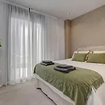 Ground Floor, Sea View At Hills! Apartment *