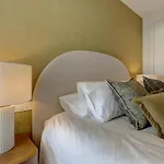 Ground Floor, Sea View At Hills! *