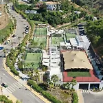 Ground Floor, Sea View At Hills! Apartment *