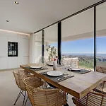 Ground Floor, Sea View At Hills! *