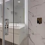 Ground Floor, Sea View At Hills! Apartment