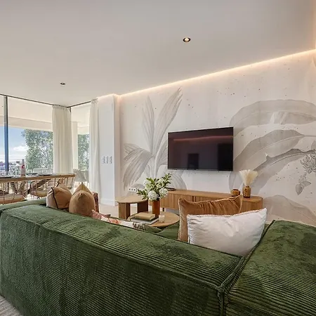 Ground Floor, Sea View At Hills!