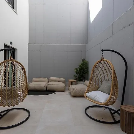 Ground Floor, Sea View At Hills! Appartement *