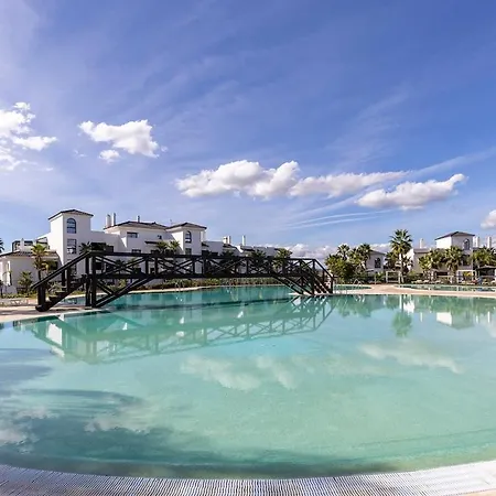 Ground Floor, Sea View At Hills! Appartement