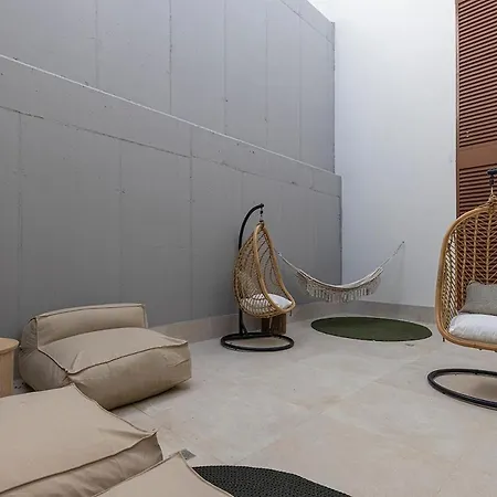 Ground Floor, Sea View At Hills!