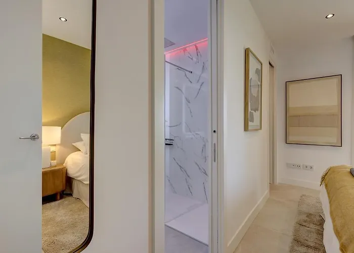 Ground Floor, Sea View At Hills! *