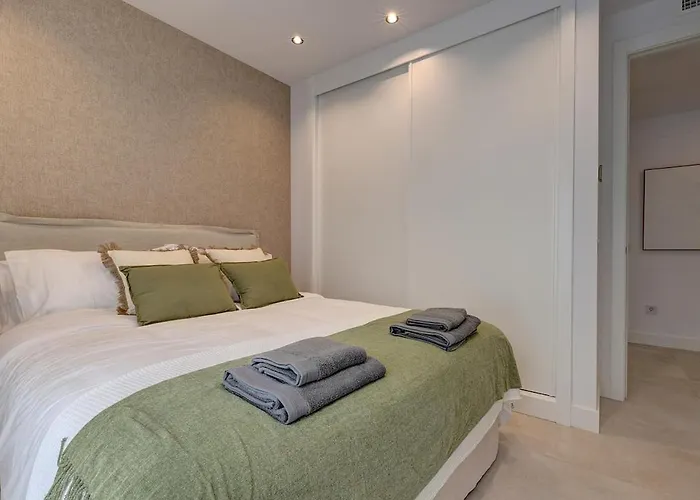 Ground Floor, Sea View At Hills!