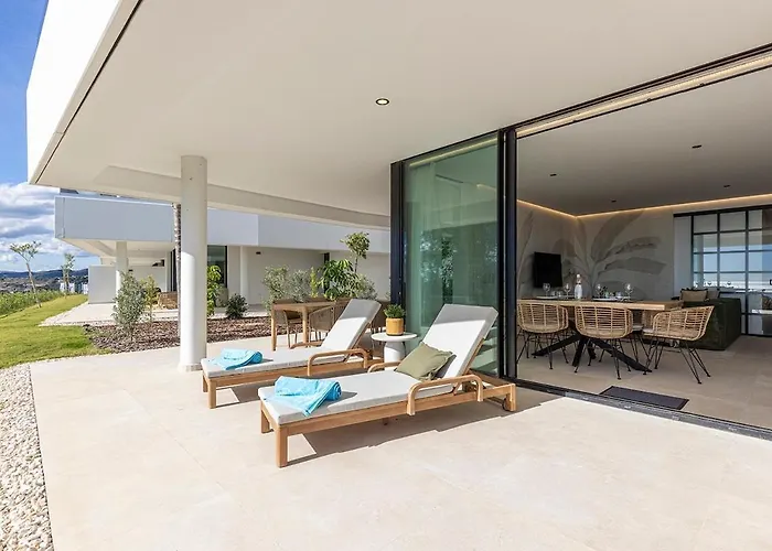 Ground Floor, Sea View At Hills! Apartamento