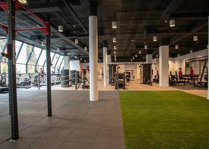 Ground Floor, Sea View At Hills! *