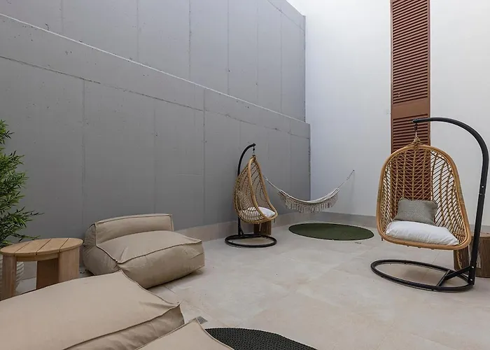 Ground Floor, Sea View At Hills!