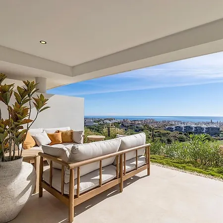 Ground Floor, Sea View At Hills! 에스테포나