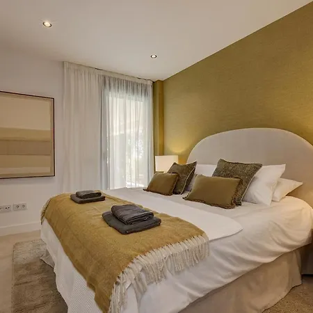 Ground Floor, Sea View At Hills! *