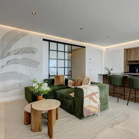 Ground Floor, Sea View At Hills! *