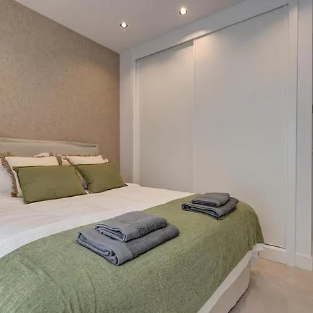 Ground Floor, Sea View At Hills!