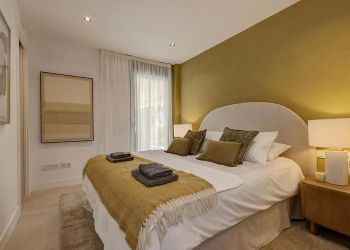 Ground Floor, Sea View At Hills! *