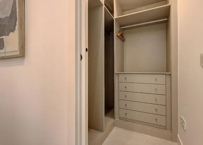 Ground Floor, Sea View At Hills! * Εστεπόνα