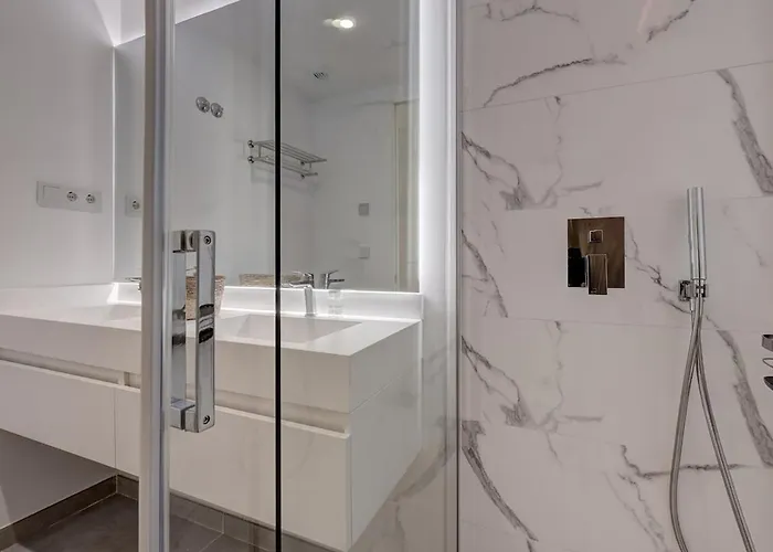 Ground Floor, Sea View At Hills! Διαμέρισμα