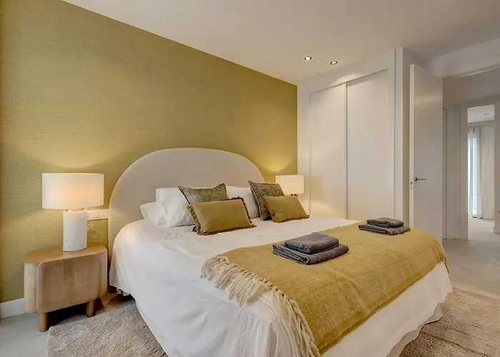 Ground Floor, Sea View At Hills! Εστεπόνα